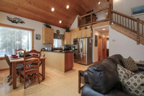 Cascade Adventure Cabin by NW Comfy Cabins